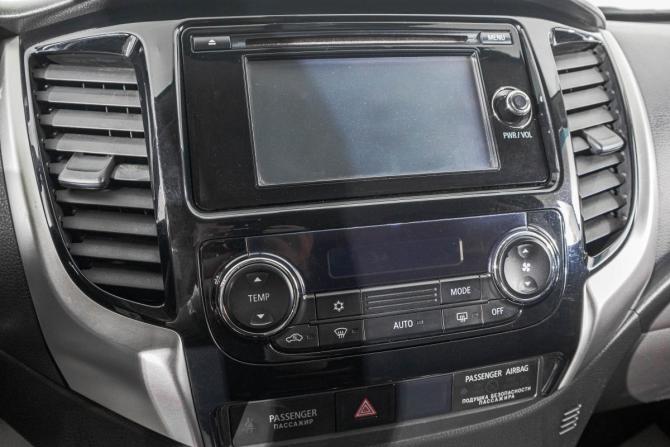 Mitsubishi L200 V с пробегом 2016 года, цена 1 999 000 рублей, 218000 км, offers.body_type.unknown, Автокод Объявления