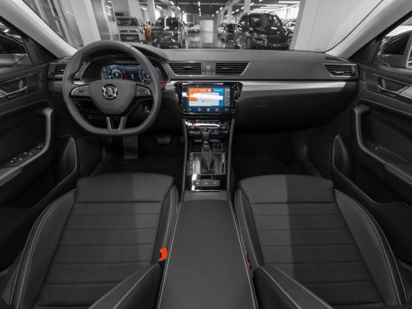 Skoda Superb III Рестайлинг с пробегом 2025 года, цена 3 450 000 рублей, 59 км, лифтбек, Автокод Объявления