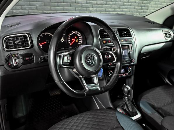 Volkswagen Polo V Рестайлинг с пробегом 2018 года, цена 1 500 000 рублей, 44587 км, седан, Автокод Объявления