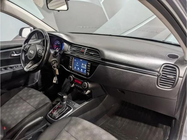 Kia Rio IV с пробегом 2018 года, цена 1 060 000 рублей, 176384 км, седан, Автокод Объявления