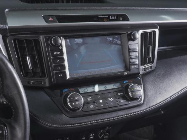 Toyota RAV4 IV (XA40) Рестайлинг с пробегом 2016 года, цена 2 299 000 рублей, 243515 км, внедорожник, Автокод Объявления
