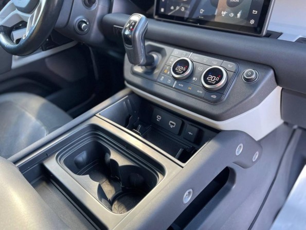 Land Rover Defender II с пробегом 2020 года, цена 6 173 000 рублей, 60089 км, внедорожник, Автокод Объявления