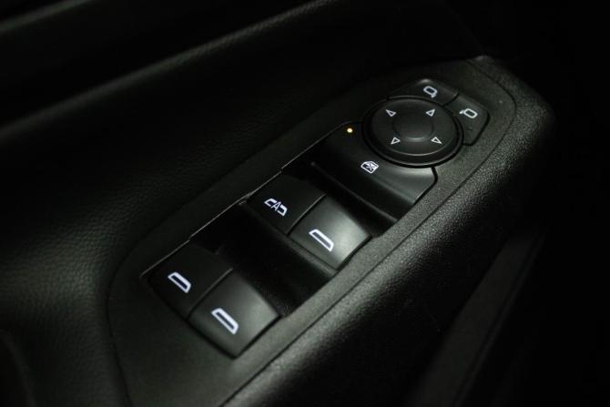 Chevrolet Equinox III Рестайлинг с пробегом 2022 года, цена 2 679 000 рублей, 30981 км, внедорожник, Автокод Объявления
