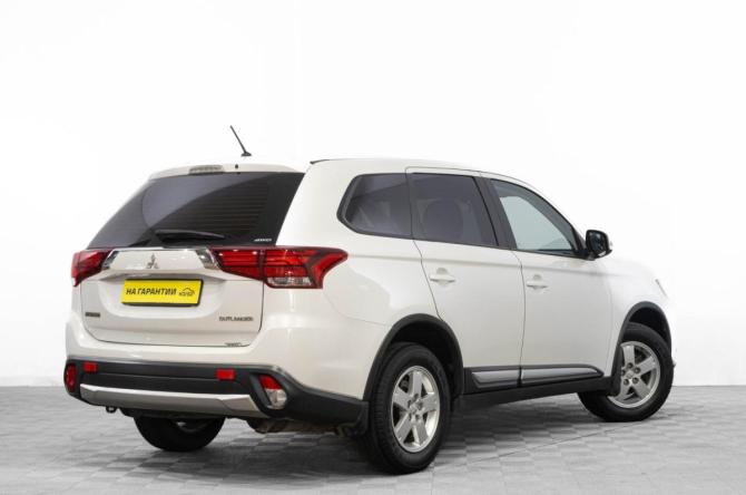 Mitsubishi Outlander III Рестайлинг 2 с пробегом 2015 года, цена 1 599 000 рублей, 210000 км, внедорожник, Автокод Объявления
