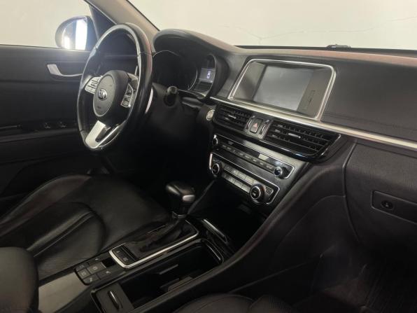Kia Optima IV Рестайлинг с пробегом 2018 года, цена 1 783 000 рублей, 141100 км, седан, Автокод Объявления