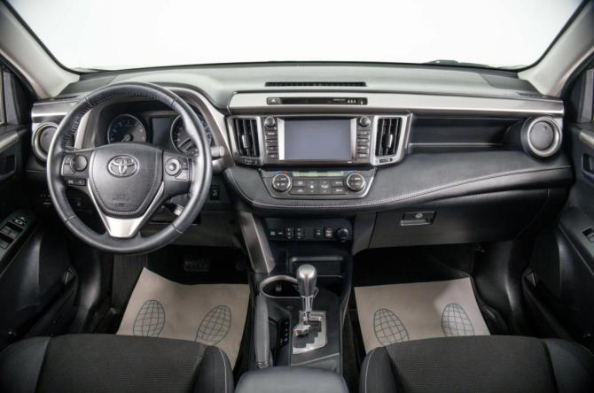 Toyota RAV4 IV (XA40) Рестайлинг с пробегом 2017 года, цена 2 849 000 рублей, 87000 км, внедорожник, Автокод Объявления
