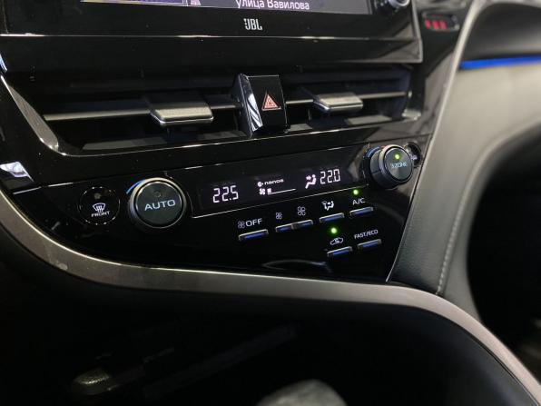 Toyota Camry VIII (XV70) Рестайлинг с пробегом 2021 года, цена 3 549 900 рублей, 47000 км, седан, Автокод Объявления
