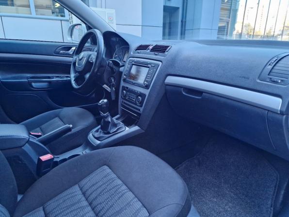 Skoda Octavia II (A5) Рестайлинг с пробегом 2011 года, цена 550 000 рублей, 349399 км, лифтбек, Автокод Объявления