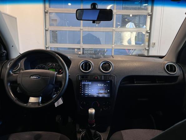 Ford Fusion I Рестайлинг с пробегом 2007 года, цена 350 000 рублей, 277594 км, хэтчбек, Автокод Объявления