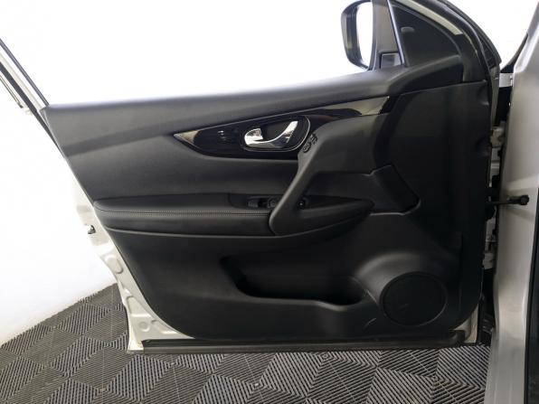 Nissan Qashqai II с пробегом 2018 года, цена 1 800 000 рублей, 82500 км, внедорожник, Автокод Объявления