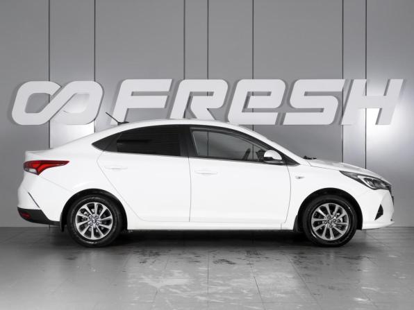 Hyundai Solaris II Рестайлинг с пробегом 2022 года, цена 1 939 000 рублей, 81966 км, седан, Автокод Объявления
