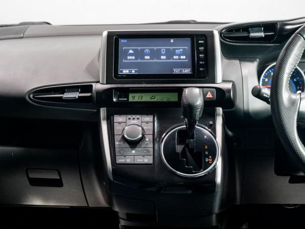 Toyota Wish II Рестайлинг с пробегом 2014 года, цена 1 650 000 рублей, 104000 км, минивэн, Автокод Объявления