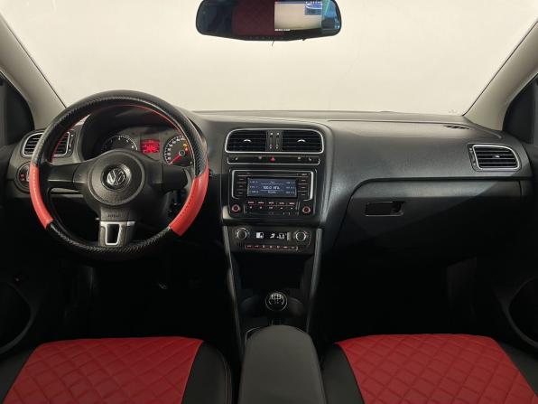 Volkswagen Polo V с пробегом 2013 года, цена 699 900 рублей, 179000 км, седан, Автокод Объявления