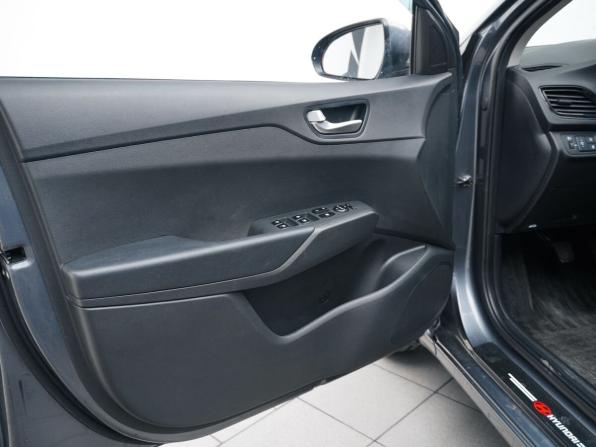 Hyundai Solaris II Рестайлинг с пробегом 2021 года, цена 1 590 000 рублей, 73000 км, седан, Автокод Объявления