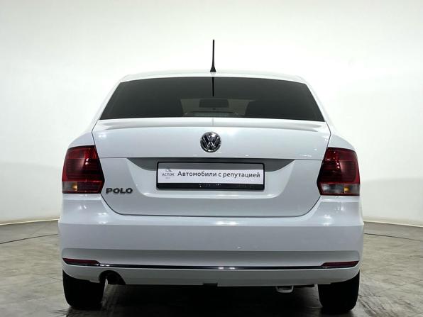 Volkswagen Polo V Рестайлинг с пробегом 2015 года, цена 980 000 рублей, 107763 км, седан, Автокод Объявления