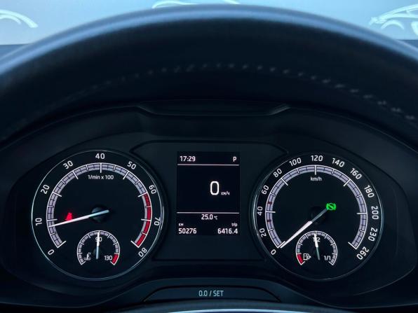 Skoda Karoq I с пробегом 2022 года, цена 2 663 900 рублей, 50276 км, внедорожник, Автокод Объявления
