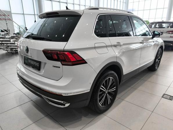 Volkswagen Tiguan II Рестайлинг с пробегом 2021 года, цена 3 950 000 рублей, 33708 км, внедорожник, Автокод Объявления
