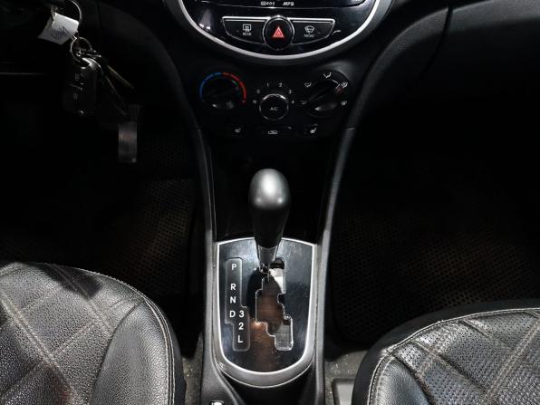 Hyundai Solaris I с пробегом 2011 года, цена 720 000 рублей, 230821 км, хэтчбек, Автокод Объявления