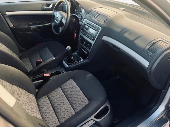 Skoda Octavia II (A5) Рестайлинг с пробегом 2012 года, цена 720 000 рублей, 192000 км, лифтбек, Автокод Объявления