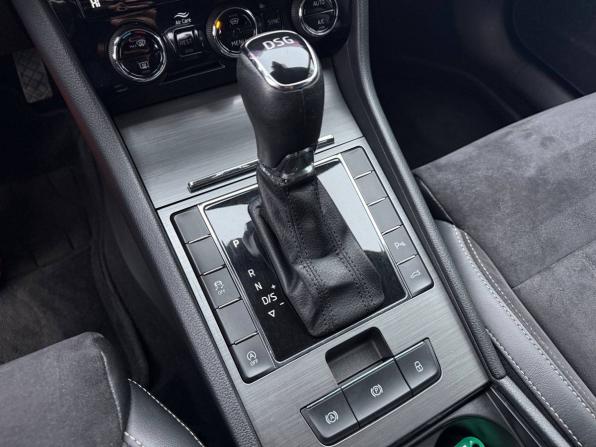 Skoda Superb III Рестайлинг с пробегом 2021 года, цена 2 055 000 рублей, 198500 км, лифтбек, Автокод Объявления