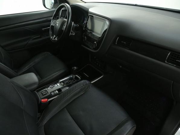 Mitsubishi Outlander III Рестайлинг 2 с пробегом 2017 года, цена 2 228 000 рублей, 183000 км, внедорожник, Автокод Объявления