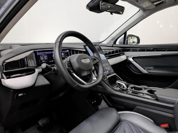 Geely Atlas II с пробегом 2024 года, цена 2 990 000 рублей, 36808 км, внедорожник, Автокод Объявления