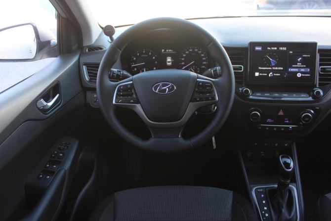 Hyundai Solaris II Рестайлинг с пробегом 2020 года, цена 1 477 000 рублей, 131546 км, седан, Автокод Объявления