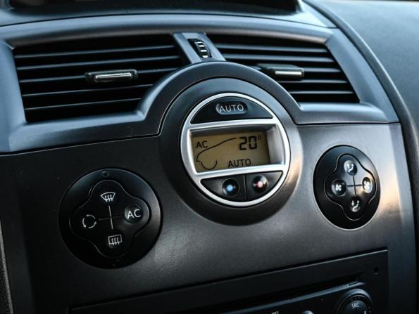 Renault Megane II Рестайлинг с пробегом 2007 года, цена 450 000 рублей, 208523 км, седан, Автокод Объявления