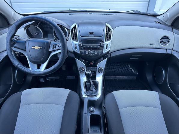 Chevrolet Cruze I Рестайлинг с пробегом 2013 года, цена 700 000 рублей, 278136 км, седан, Автокод Объявления