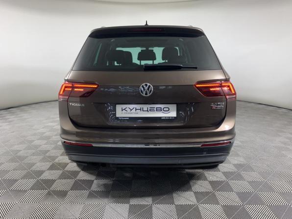 Volkswagen Tiguan II с пробегом 2017 года, цена 1 972 000 рублей, 198666 км, внедорожник, Автокод Объявления