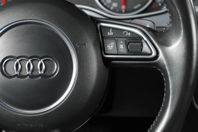 Audi A6 IV (C7) Рестайлинг с пробегом 2015 года, цена 2 459 000 рублей, 129896 км, седан, Автокод Объявления