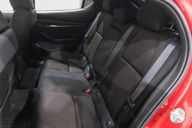 Mazda 3 IV (BP) с пробегом 2021 года, цена 1 869 000 рублей, 28000 км, хэтчбек, Автокод Объявления