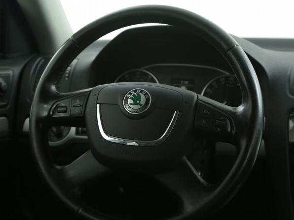 Skoda Octavia II (A5) Рестайлинг с пробегом 2010 года, цена 676 000 рублей, 211000 км, лифтбек, Автокод Объявления