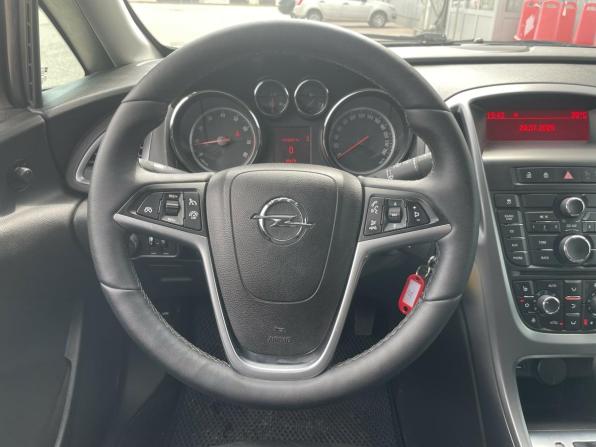Opel Astra J Рестайлинг с пробегом 2013 года, цена 656 000 рублей, 215369 км, хэтчбек, Автокод Объявления
