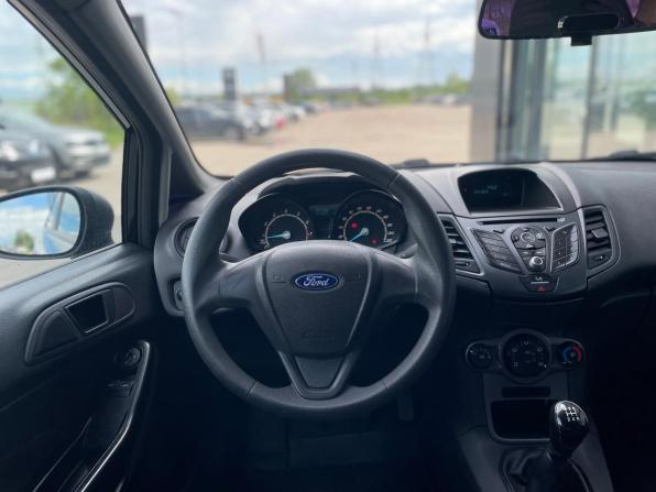 Ford Fiesta Mk6 Рестайлинг с пробегом 2015 года, цена 700 000 рублей, 254748 км, седан, Автокод Объявления