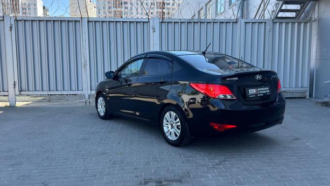 Hyundai Solaris I Рестайлинг с пробегом 2015 года, цена 1 099 000 рублей, 155240 км, седан, Автокод Объявления