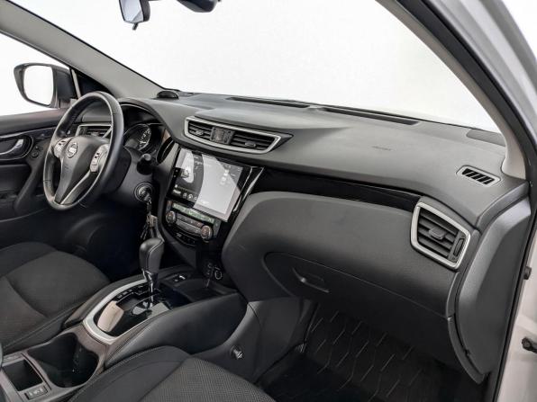 Nissan Qashqai II с пробегом 2018 года, цена 1 650 000 рублей, 73669 км, внедорожник, Автокод Объявления