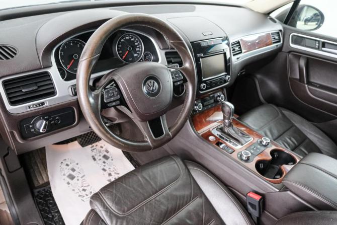 Volkswagen Touareg II с пробегом 2013 года, цена 1 899 000 рублей, 237000 км, внедорожник, Автокод Объявления