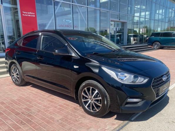 Hyundai Solaris II с пробегом 2017 года, цена 1 350 000 рублей, 108674 км, седан, Автокод Объявления
