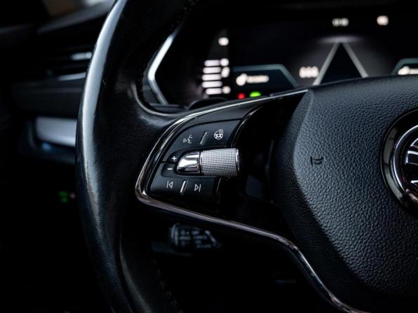 Skoda Octavia IV (A8) с пробегом 2020 года, цена 2 226 000 рублей, 210212 км, лифтбек, Автокод Объявления