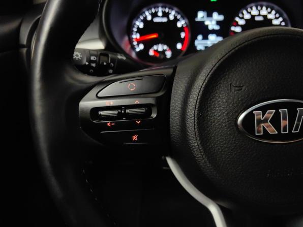 Kia Rio IV с пробегом 2018 года, цена 1 375 000 рублей, 28961 км, хэтчбек, Автокод Объявления
