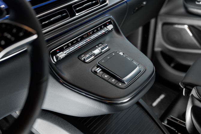 Новый Mercedes-Benz V-Класс III (W447) Рестайлинг 2 2024 года, цена 20 598 000 рублей, минивэн, Автокод Объявления