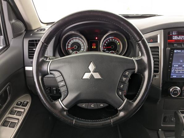 Mitsubishi Pajero IV Рестайлинг 2 с пробегом 2021 года, цена 4 440 000 рублей, 30244 км, внедорожник, Автокод Объявления