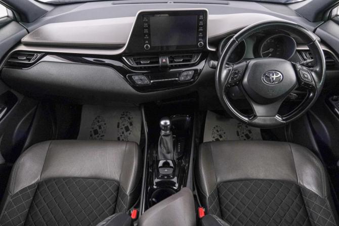 Toyota C-HR I Рестайлинг с пробегом 2019 года, цена 2 299 000 рублей, 117000 км, внедорожник, Автокод Объявления