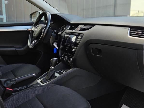 Skoda Octavia III (A7) Рестайлинг с пробегом 2020 года, цена 1 470 000 рублей, 216500 км, лифтбек, Автокод Объявления