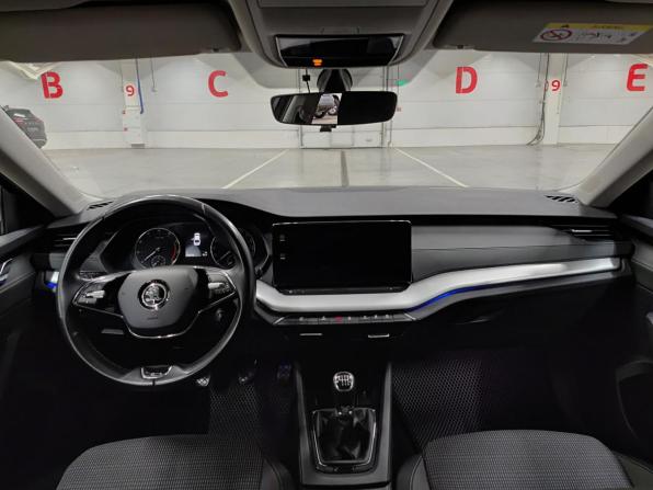 Skoda Octavia IV (A8) с пробегом 2021 года, цена 2 120 000 рублей, 129719 км, лифтбек, Автокод Объявления