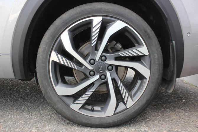 Geely Monjaro I с пробегом 2024 года, цена 2 997 000 рублей, 98014 км, внедорожник, Автокод Объявления