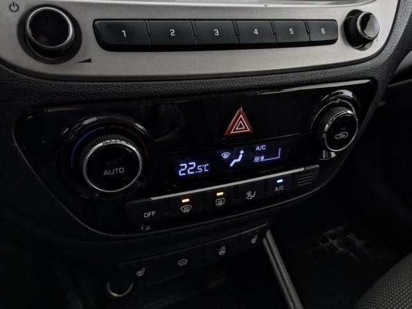 Hyundai Solaris II с пробегом 2017 года, цена 1 175 000 рублей, 163268 км, седан, Автокод Объявления