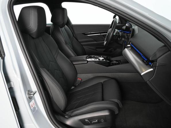 BMW 5 серии VIII (G60/G61/G68) с пробегом 2024 года, цена 7 499 000 рублей, 15000 км, седан, Автокод Объявления