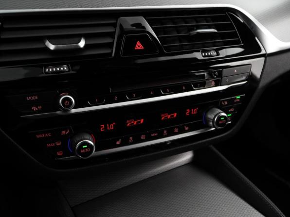 BMW 5 серии VII (G30/G31/G38) с пробегом 2018 года, цена 3 175 055 рублей, 156052 км, седан, Автокод Объявления